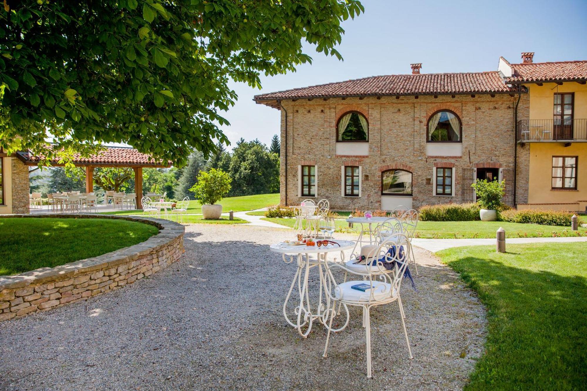 فندق Relais Montemarino Borgomale المظهر الخارجي الصورة