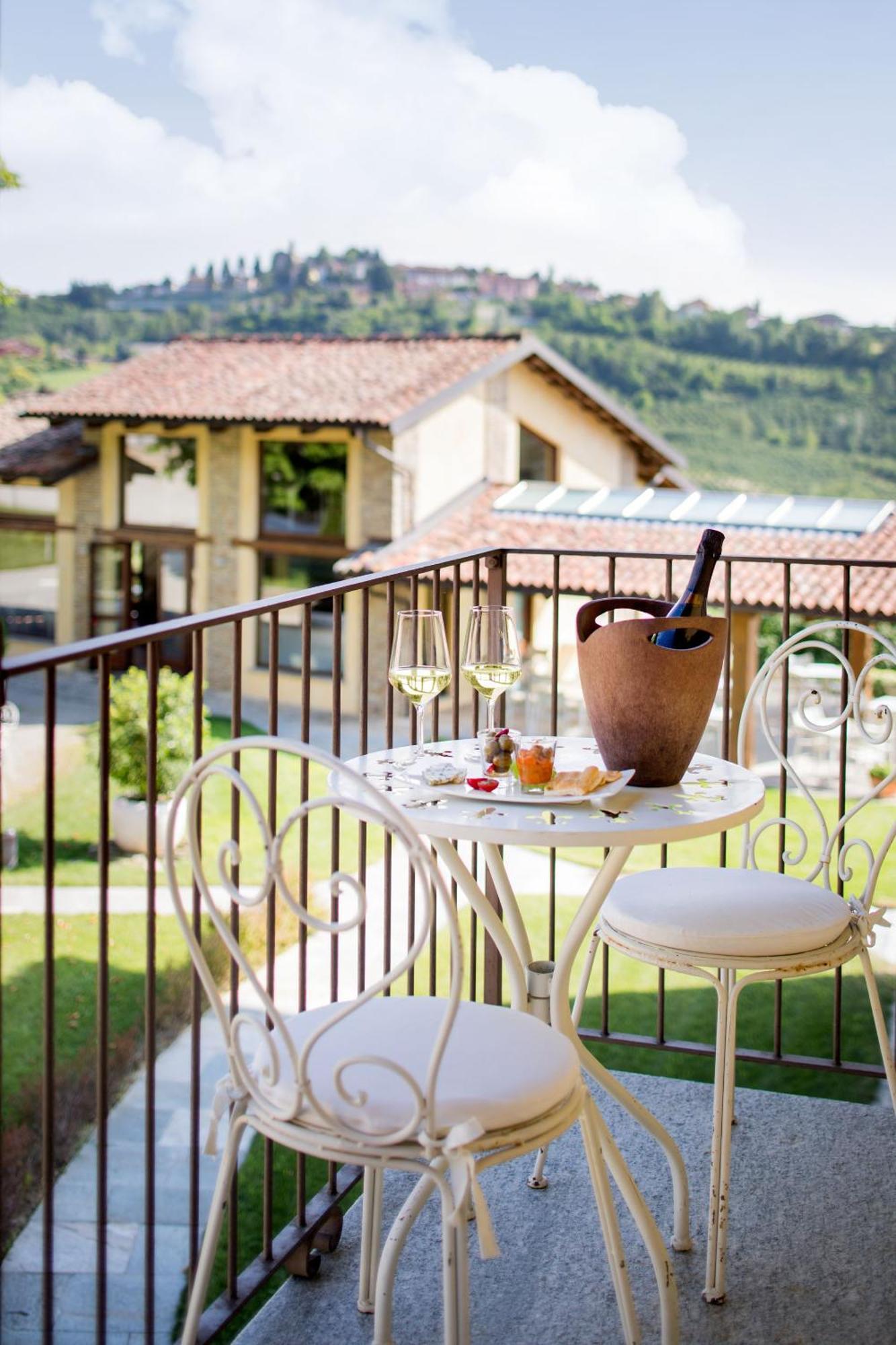 فندق Relais Montemarino Borgomale المظهر الخارجي الصورة