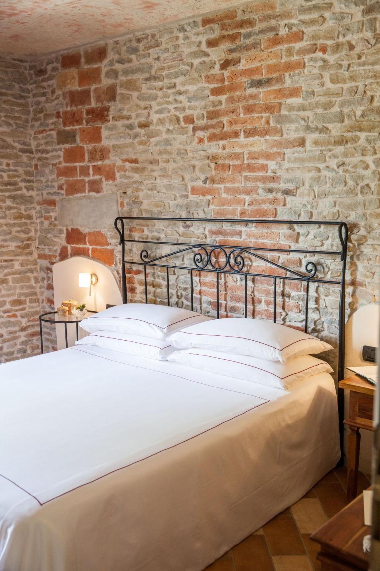 فندق Relais Montemarino Borgomale المظهر الخارجي الصورة